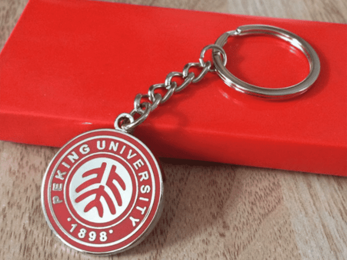 ?；胀瑢W會徽章